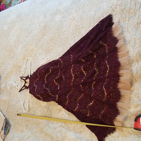 Francesca's dress, NWT, XS, high neck, bare shoulders, lacey maroon color - Picture 12 of 15